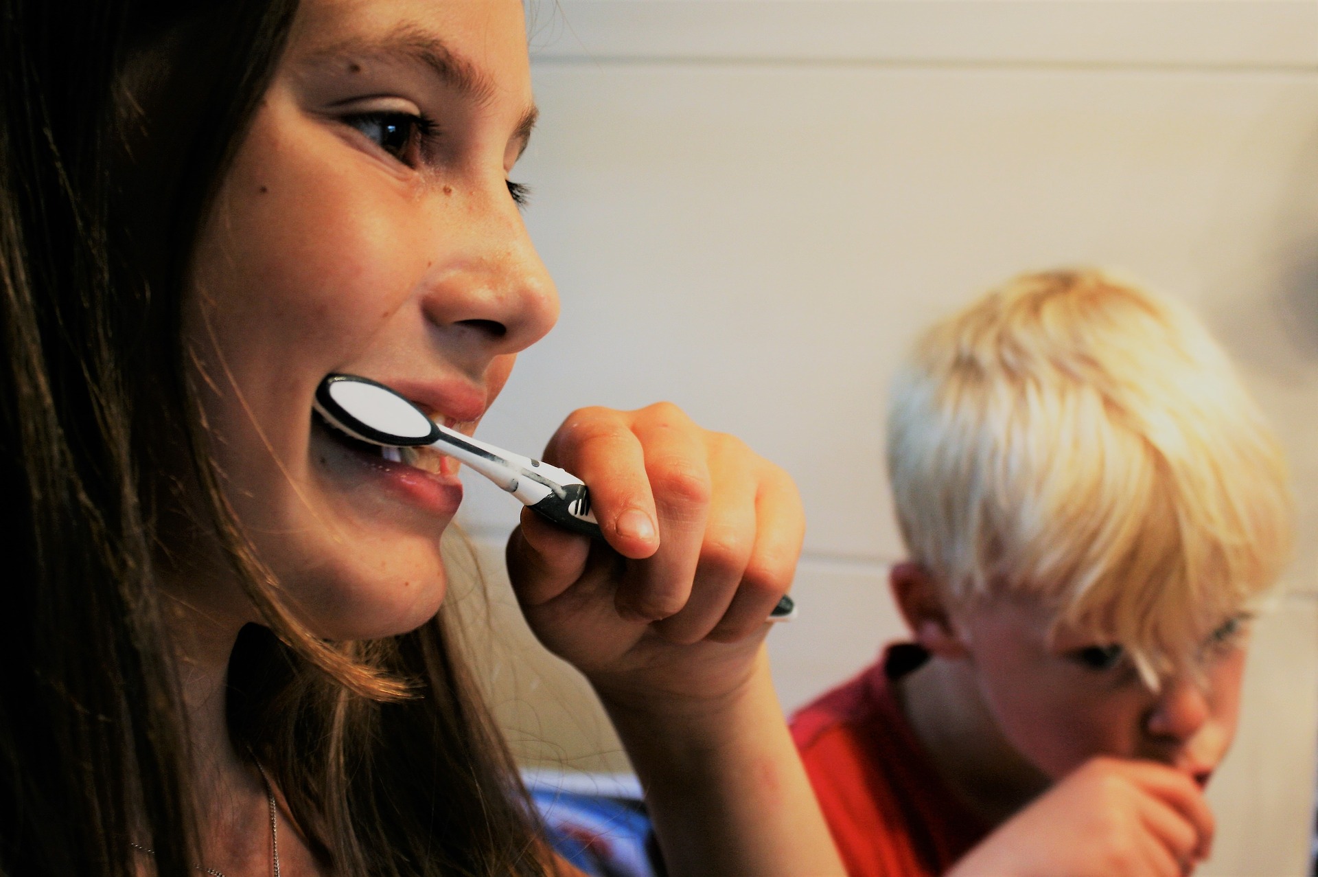 Claves para enseñarles a los niños a lavarse los dientes