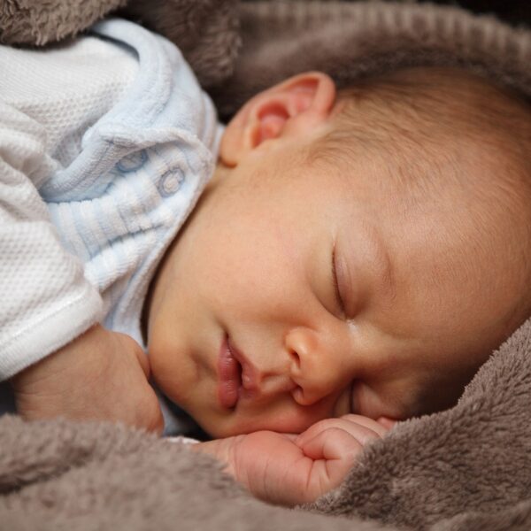 La importancia de la ropa de cama y los pijamas para la conciliación del sueño de los bebés