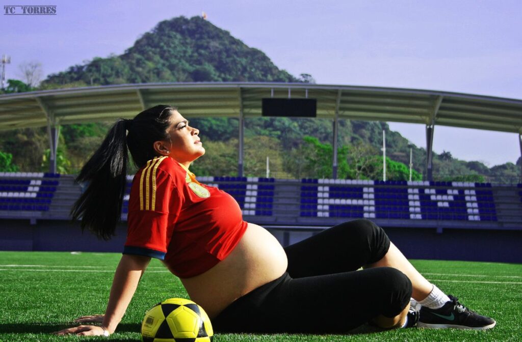 embarazadas haciendo una actividad deportiva